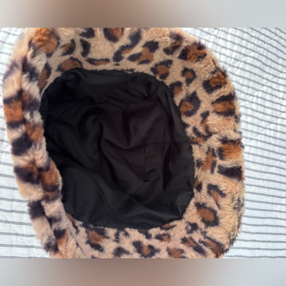 FUZZY Hat!
Beautiful - Picture 5 of 7